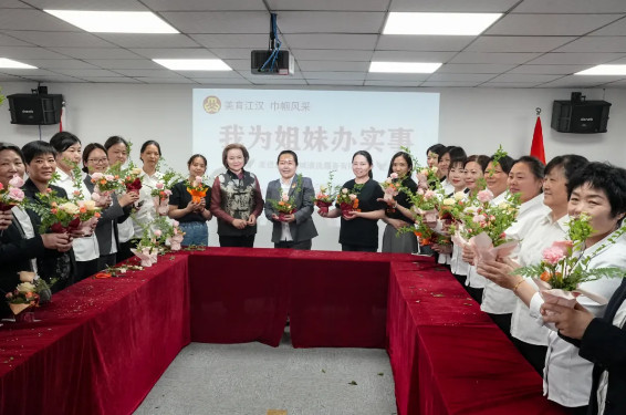 花漾時光，巾幗巧手享春色